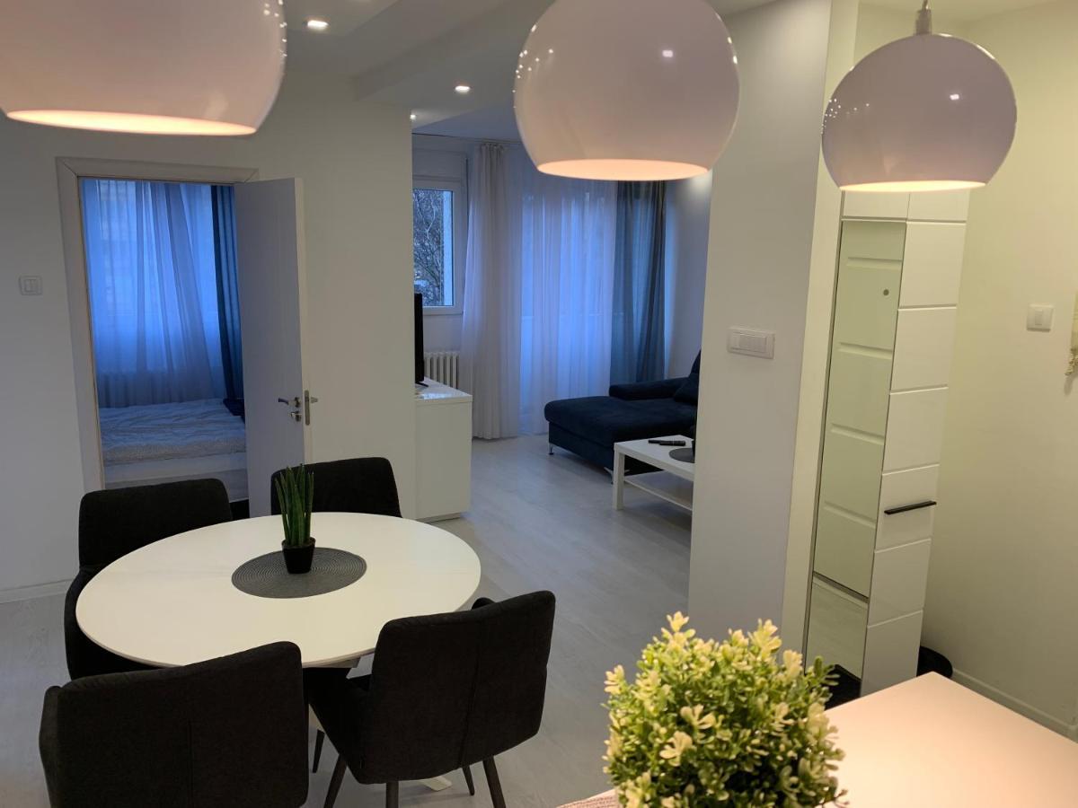 Apartemen 54 m² dengan 2 kamar tidur dan 1 kamar mandi pribadi di Banatic Novi Sad Bagian luar foto